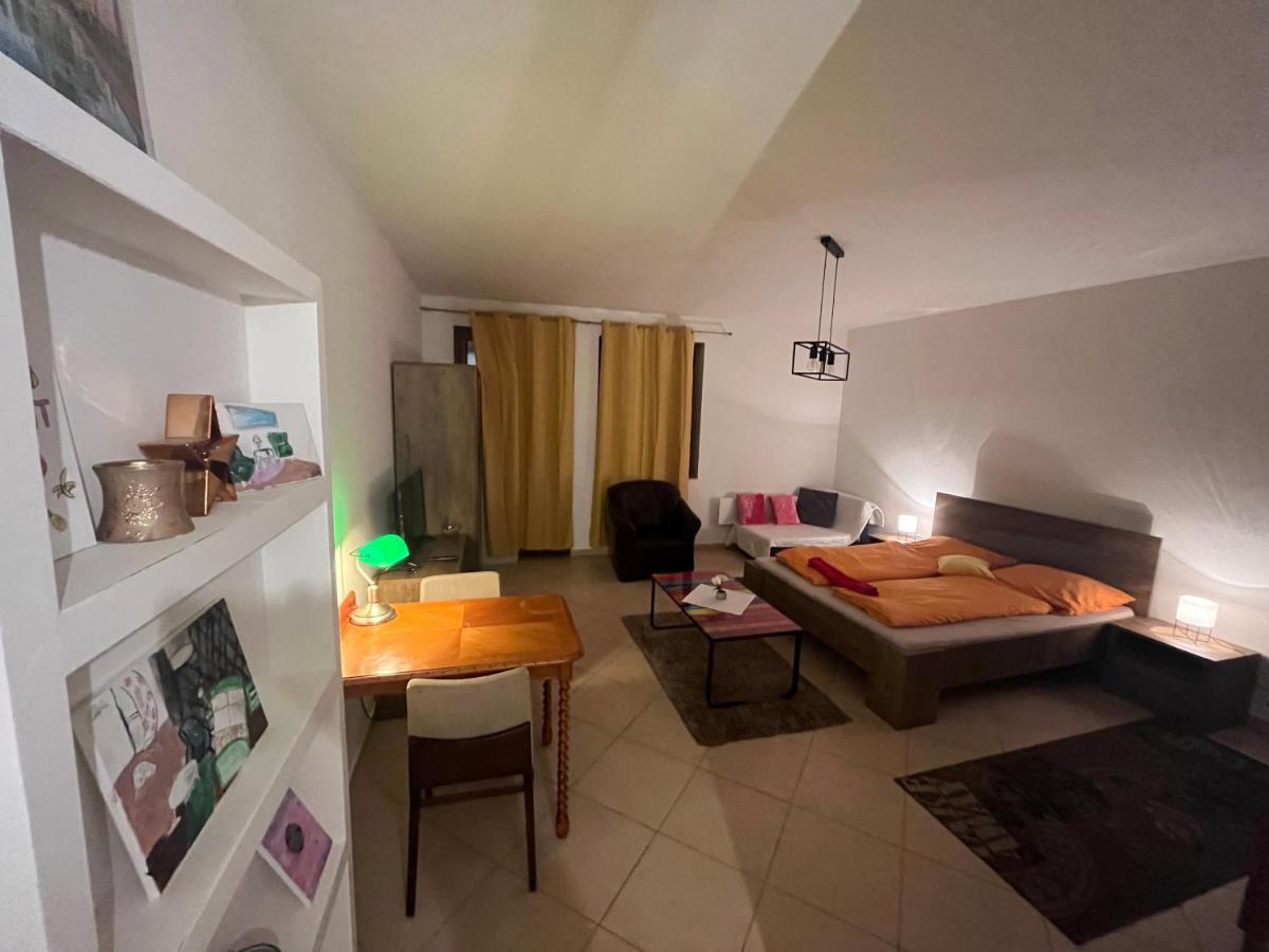 Monelly Apartman Komárno Exteriér fotografie